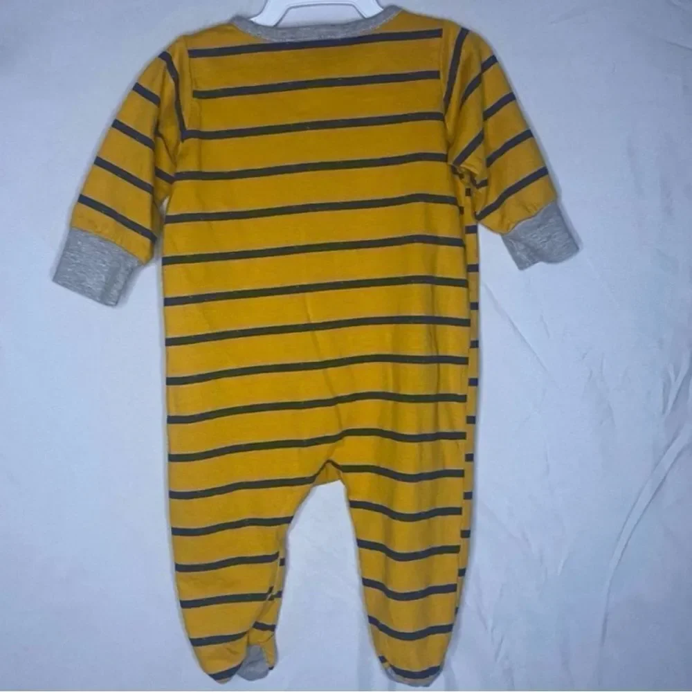 Gerber Baby boy 4 piece set Size 0-3M